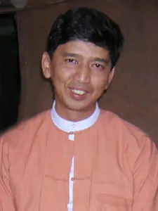 “ကိုမင်းကိုနိုင်နဲ့ ဒီမိုကရေစီ လှုပ်ရှားသူများကို ဝန်းရံကြ”